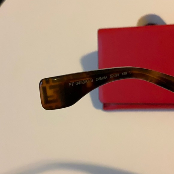 Authentic Fendi monogram brown gradient sunglasses - Picture 7 of 7